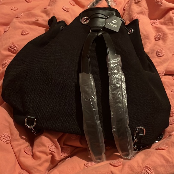 Canvas drawstring backpack with leather chain - Picture 3 of 3